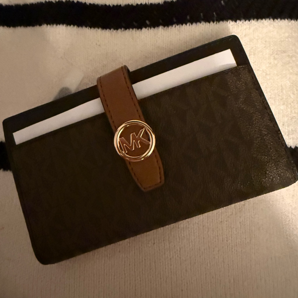 Michael Kors Greenwich Wallet *Brand New*